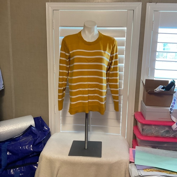 GAP Sweaters - GAP Mustard and Cream Knit Sweater